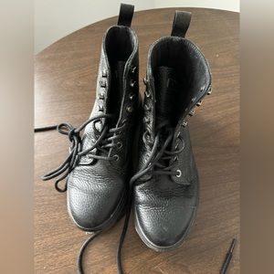 Dr Martens black lack up boots 37/6